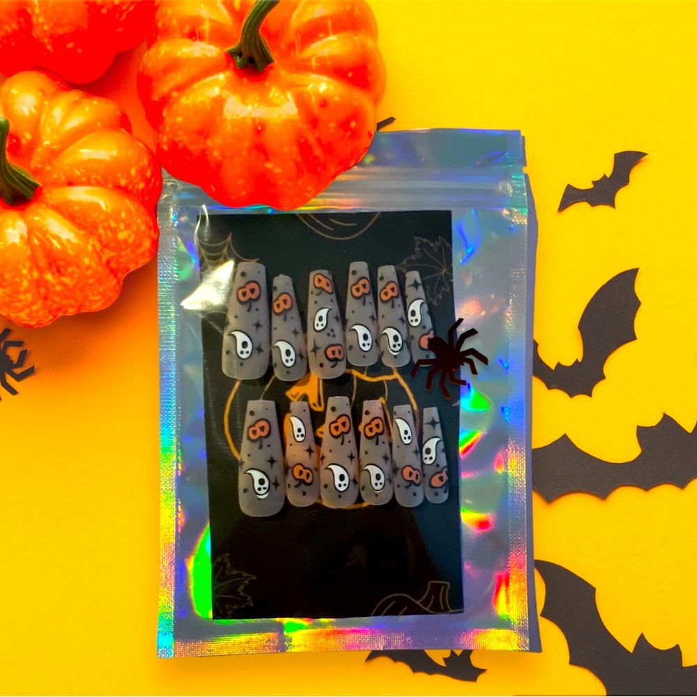 **Spooky Halloween Nail Art Collection**